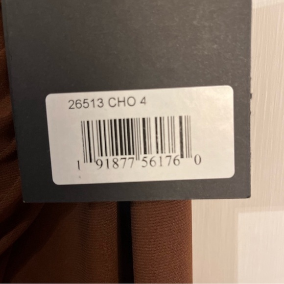 Mac Duggal Ruched Stretch Jersey Gown - Picture 7 of 8